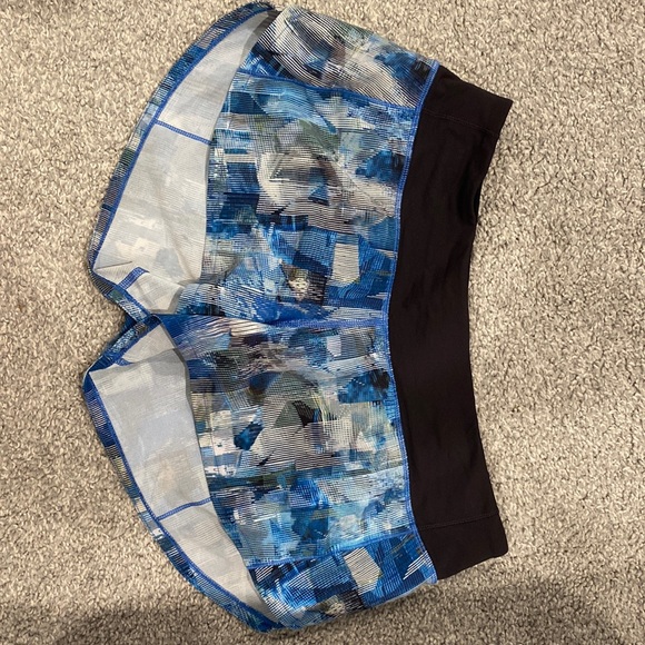 Lululemon low rise speed up short 2.5” lined - Picture 1 of 2